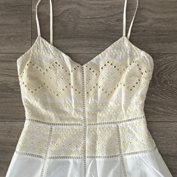 Tory Burch Elegant White Lace Dress 2 - Picture 2 of 7